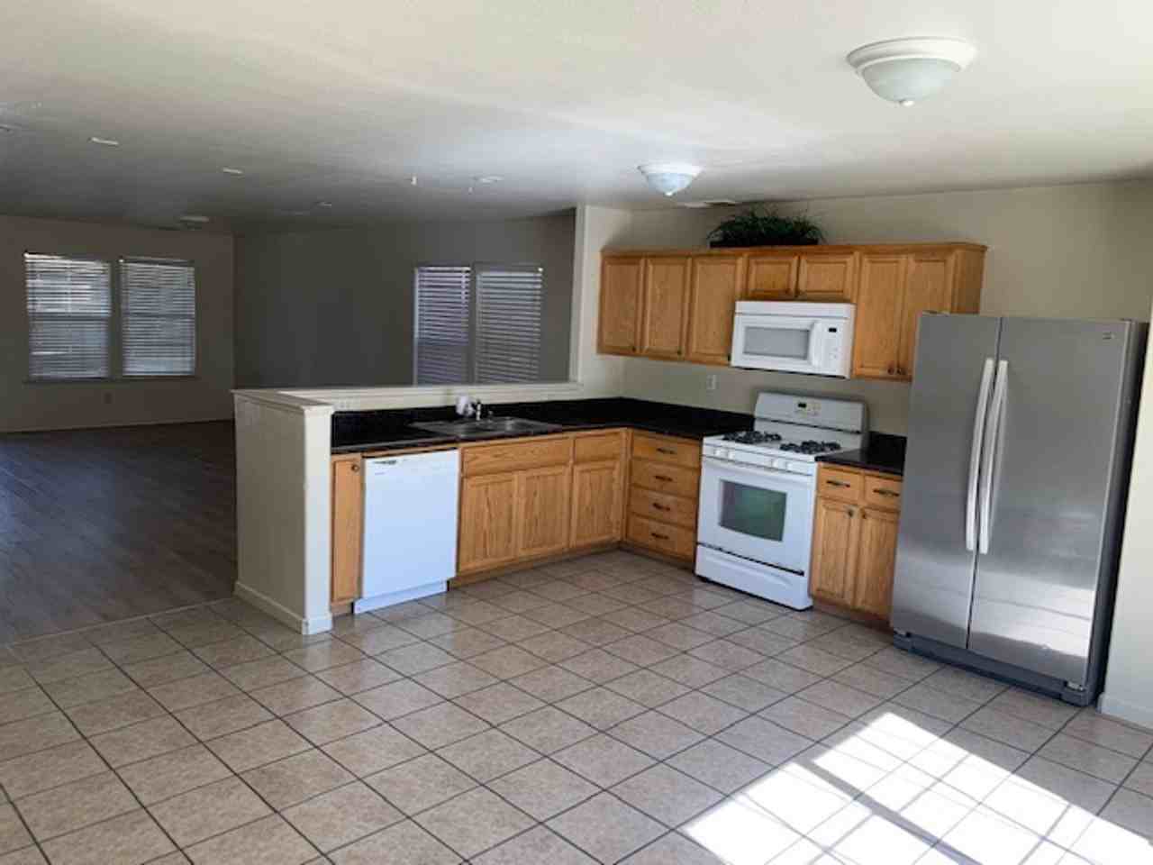 1160 Solstice Ave - Photo 3 of 10