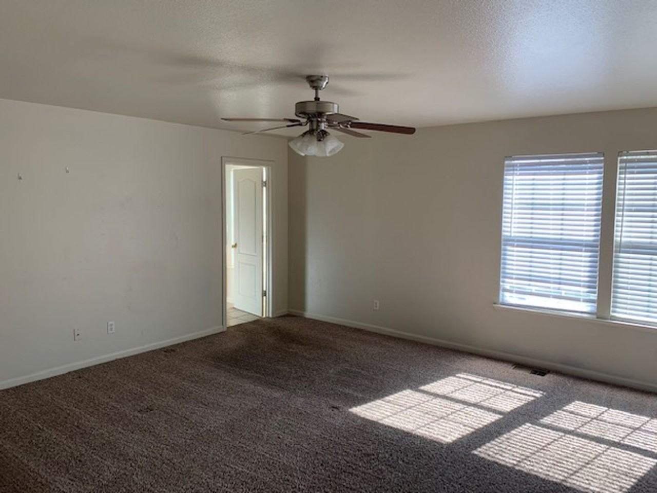 1160 Solstice Ave - Photo 5 of 10