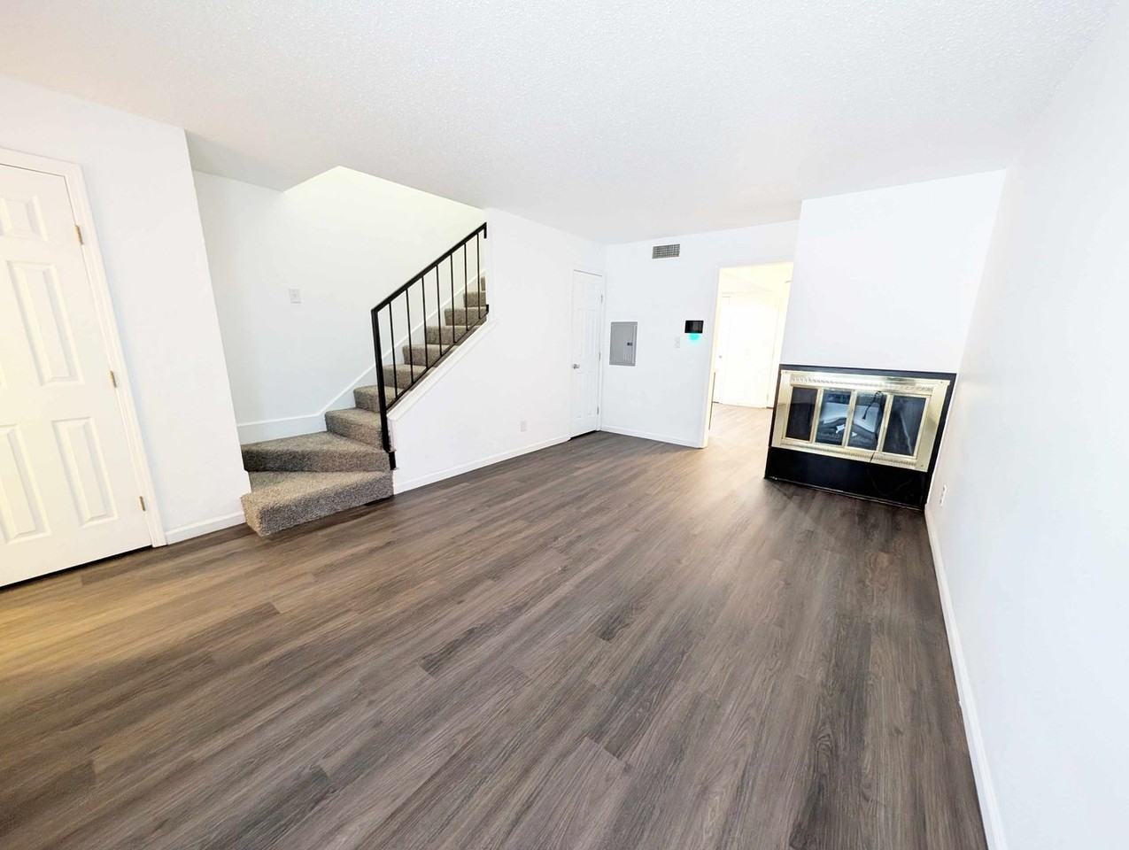 3827 N Harvard Ave - Photo 2 of 13