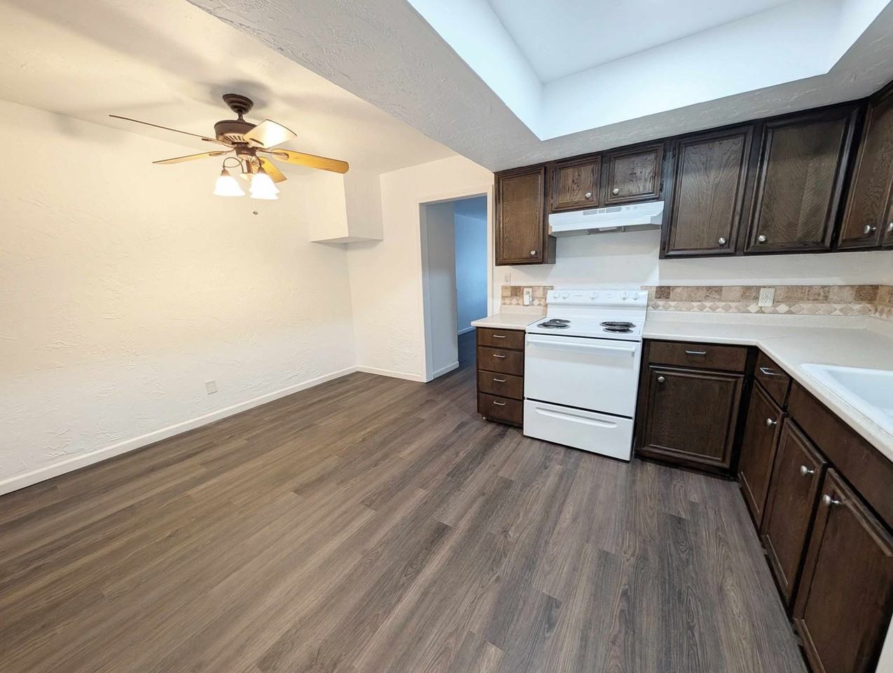 3827 N Harvard Ave - Photo 6 of 13