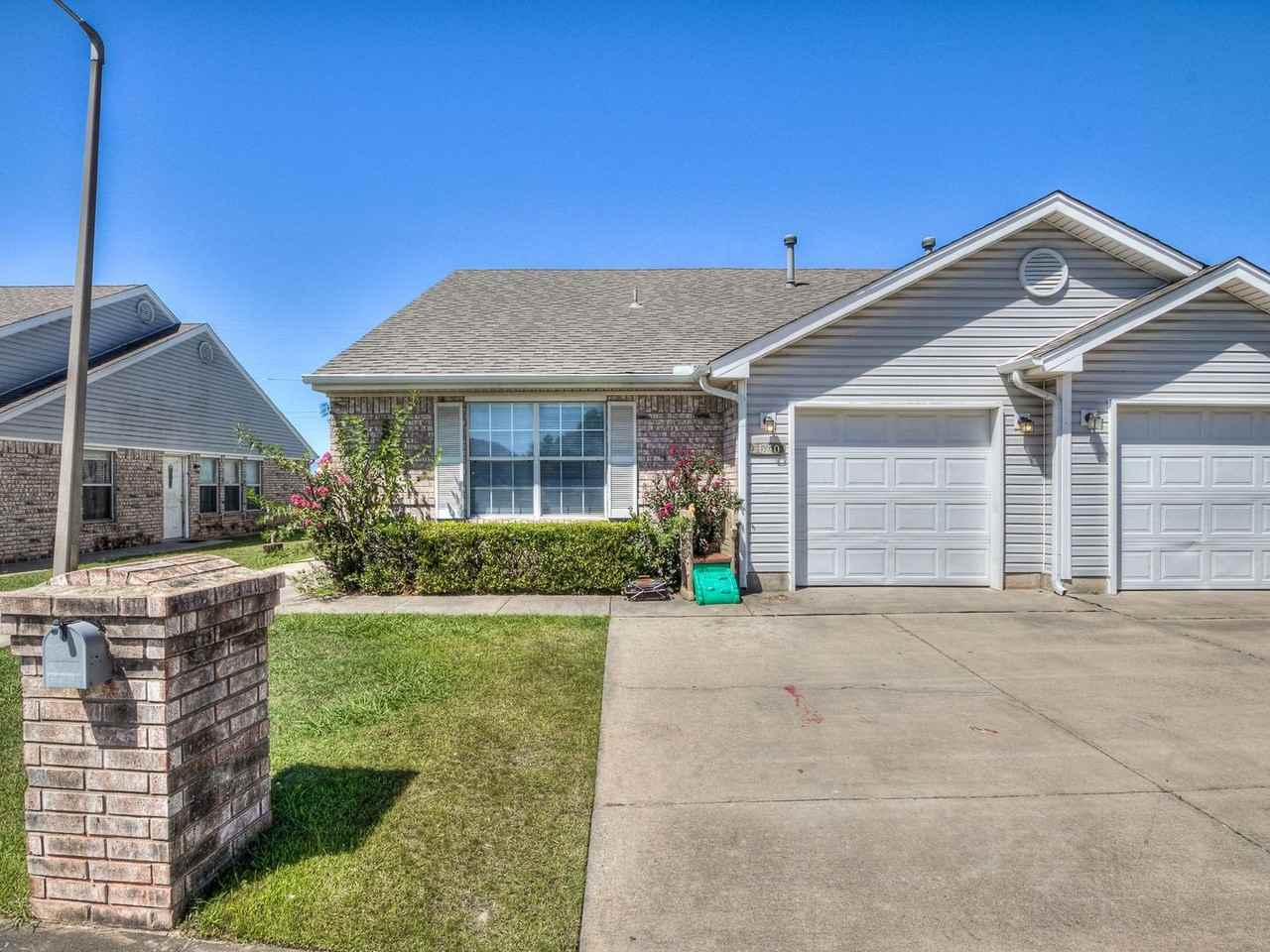 1640 High Cir - Photo 2 of 12