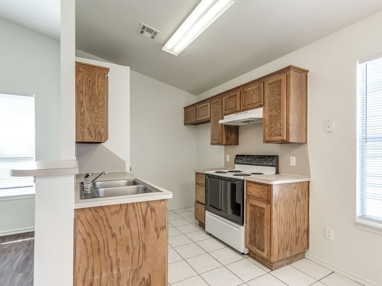1640 High Cir - Photo 6 of 12