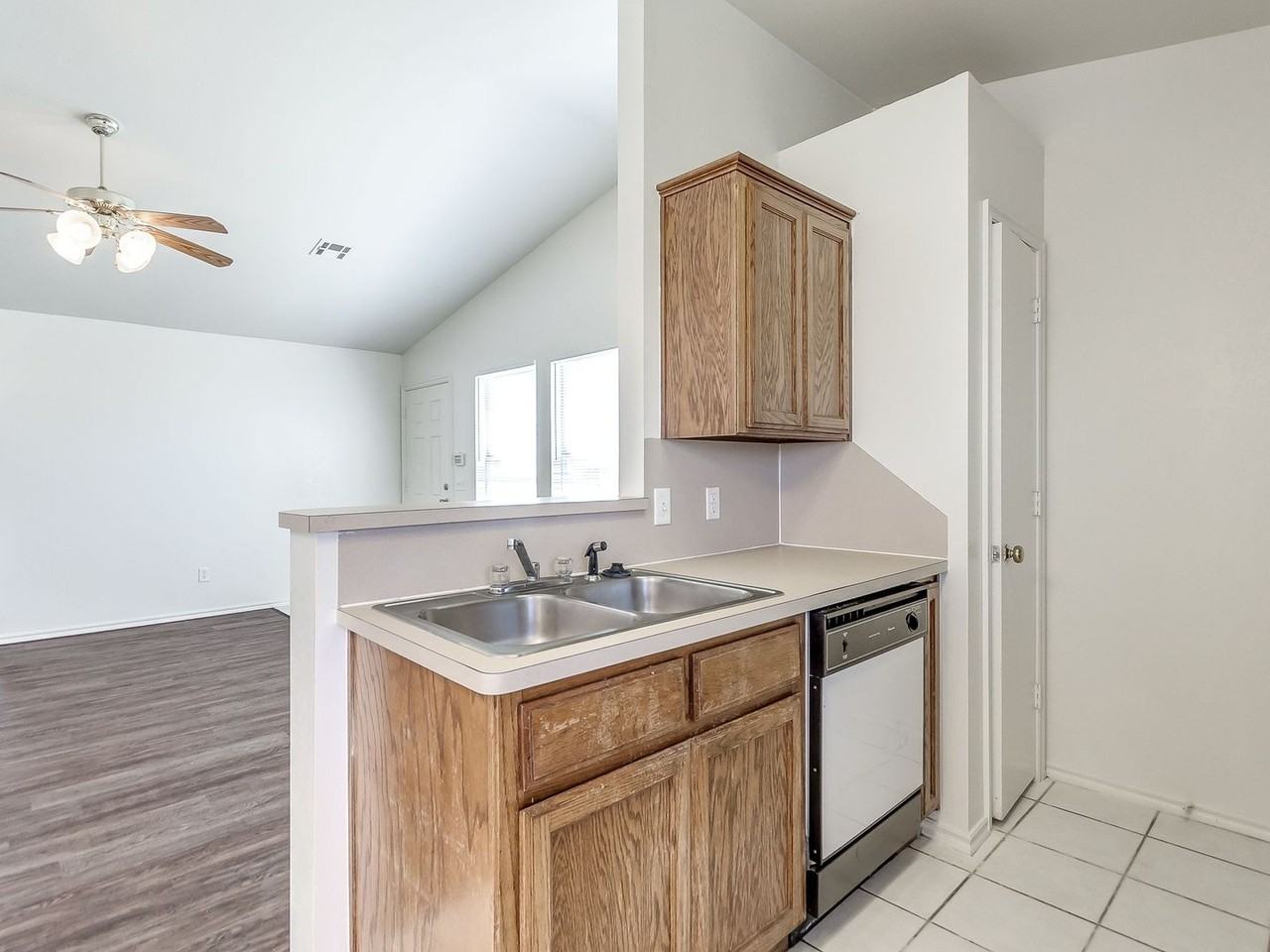 1640 High Cir - Photo 7 of 12
