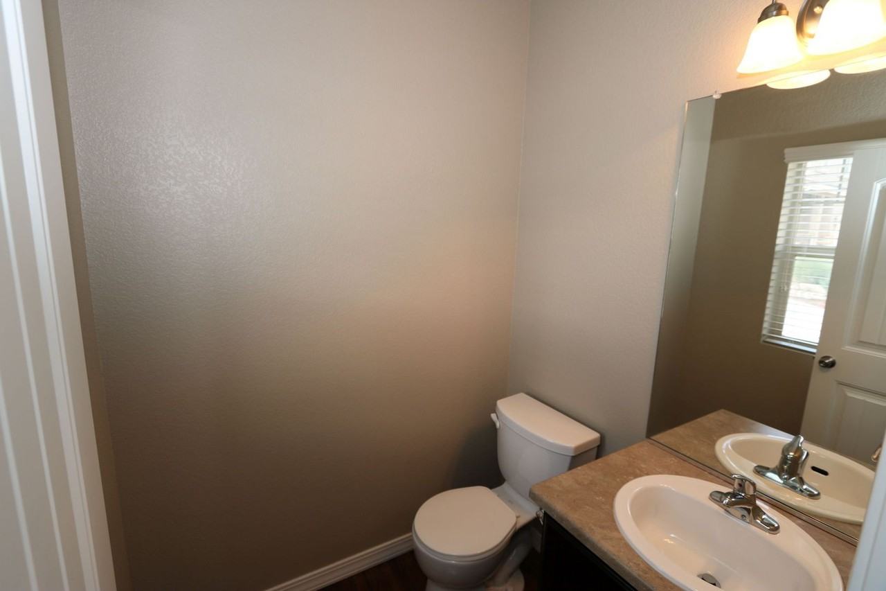 5651 Majestic Dr - Photo 5 of 17
