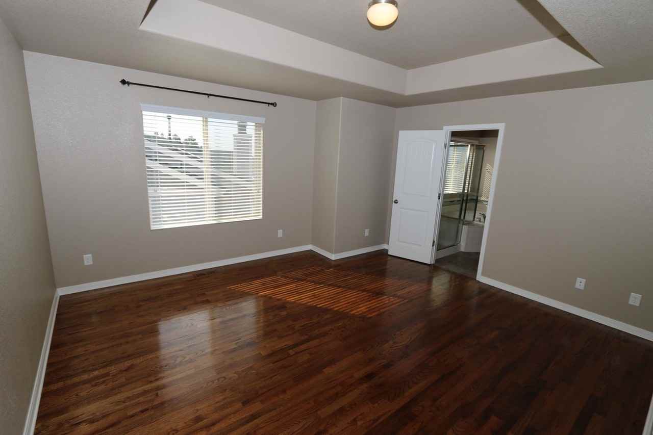 5651 Majestic Dr - Photo 6 of 17