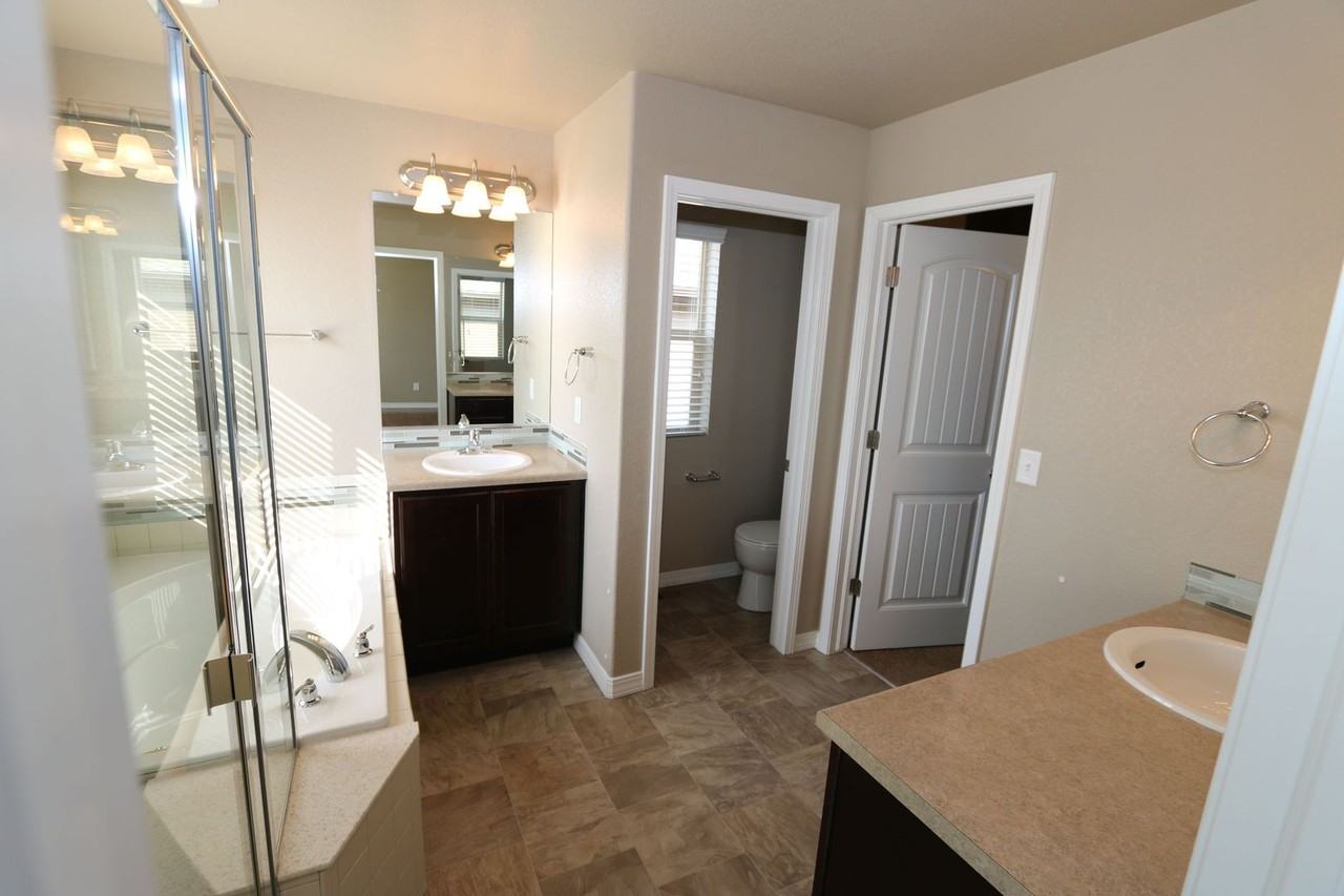 5651 Majestic Dr - Photo 7 of 17