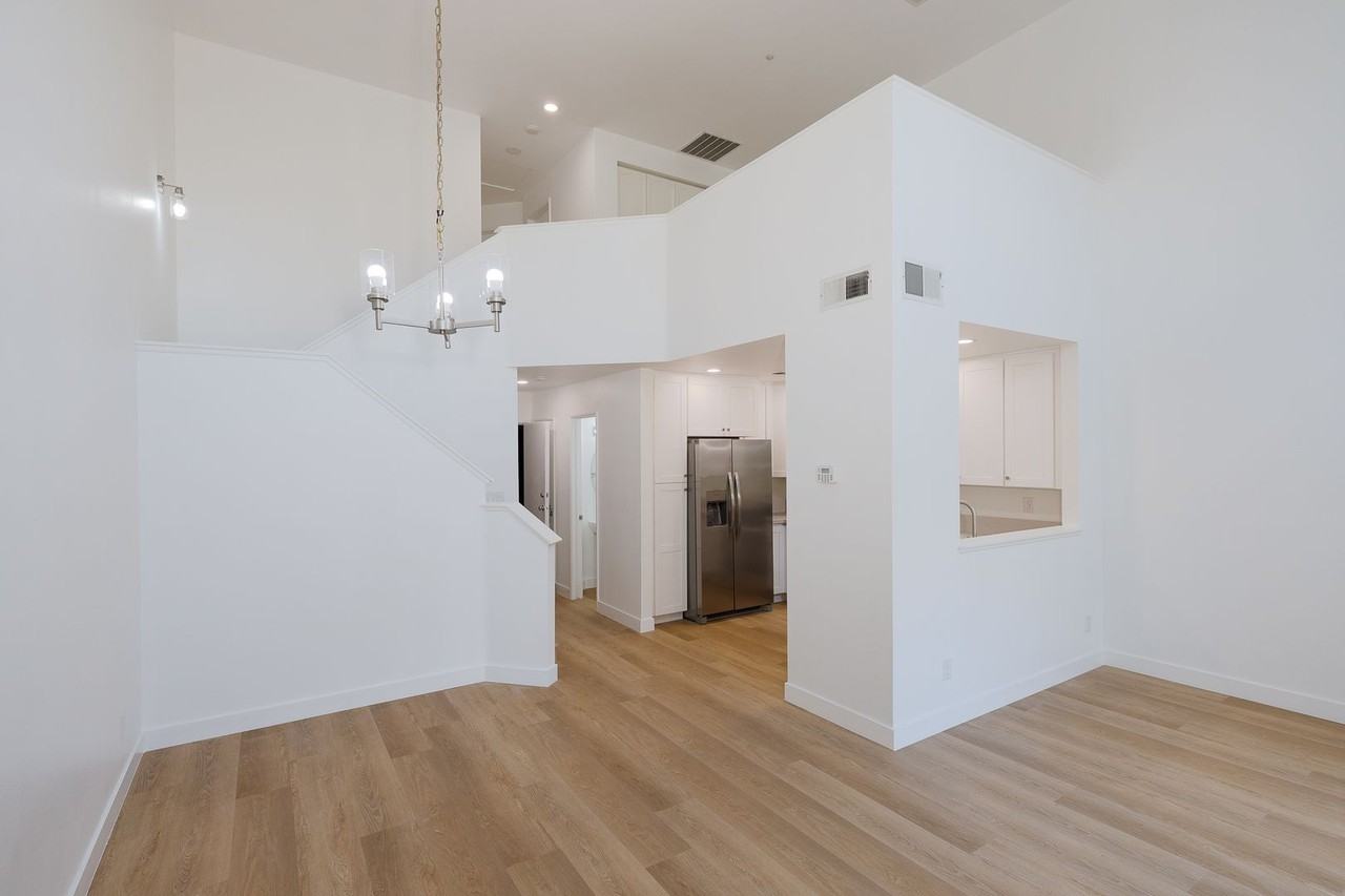 1311 Oyster Pl - Photo 2 of 29