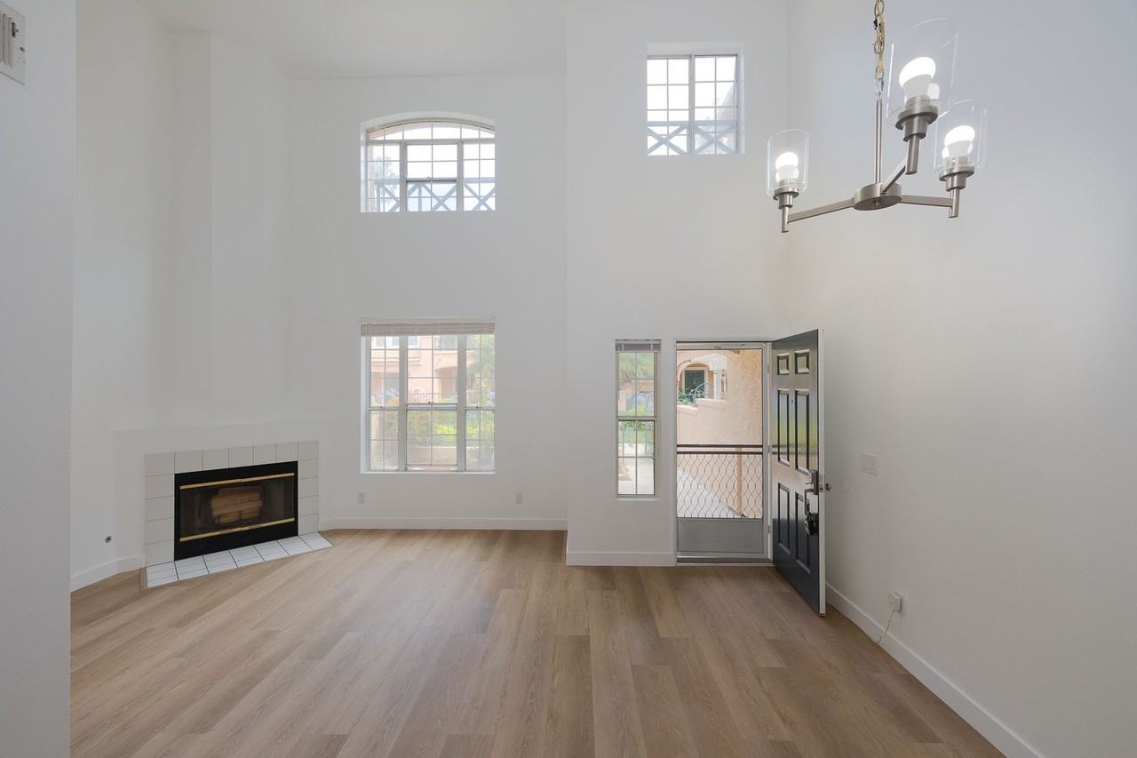 1311 Oyster Pl - Photo 7 of 29