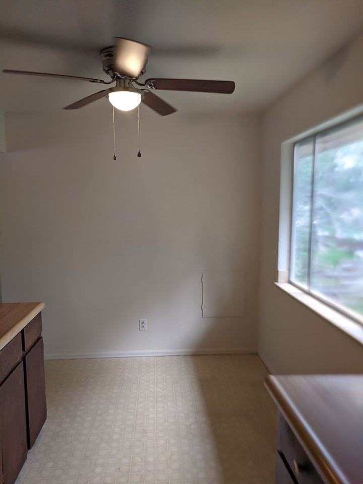 112 Judson St - Photo 5 of 8