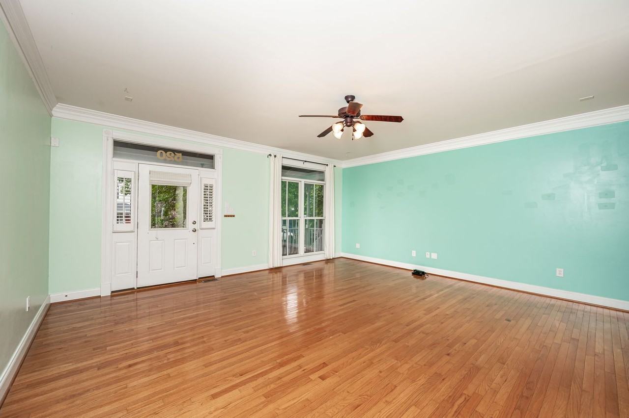520 S Laurel St - Photo 2 of 20