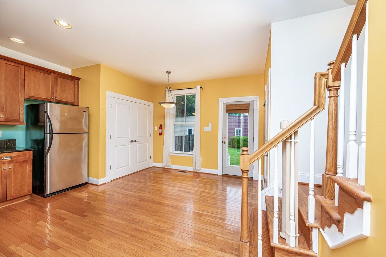 520 S Laurel St - Photo 4 of 20