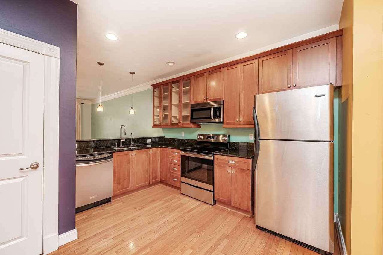 520 S Laurel St - Photo 5 of 20
