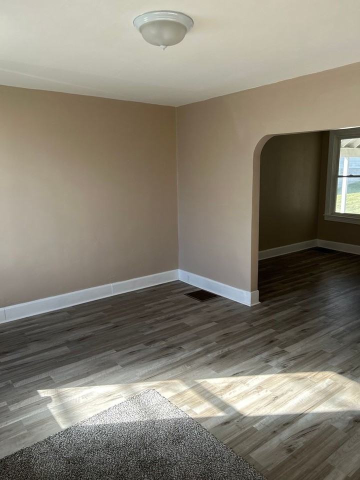 84 S Front St - Photo 2 of 14