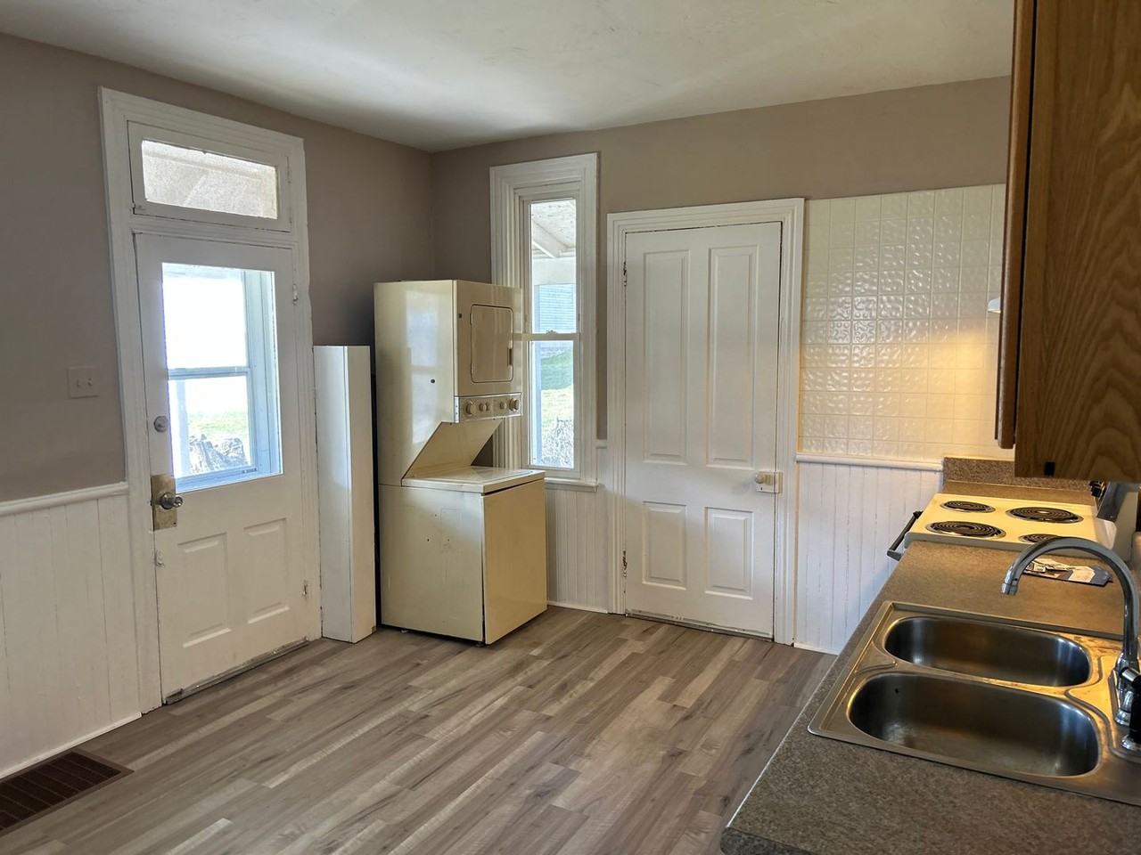 84 S Front St - Photo 5 of 14