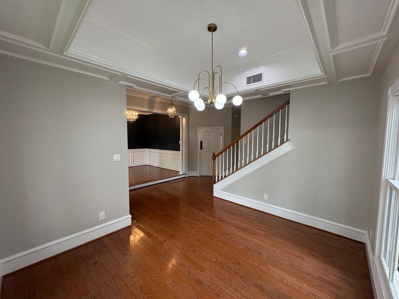1204 W 39th St - Photo 5 of 40