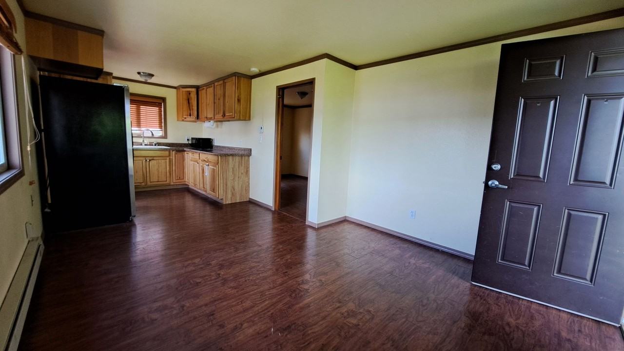 1357 Jacobsen Blvd - Photo 4 of 19