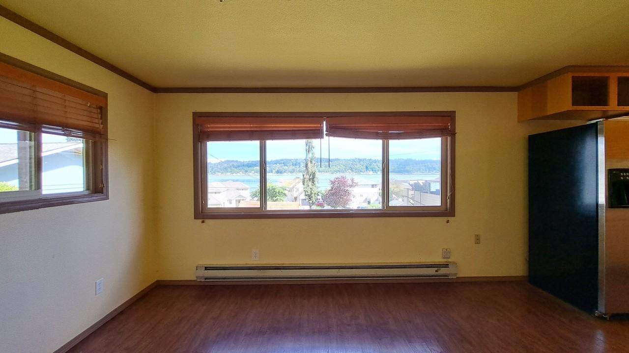 1357 Jacobsen Blvd - Photo 7 of 19
