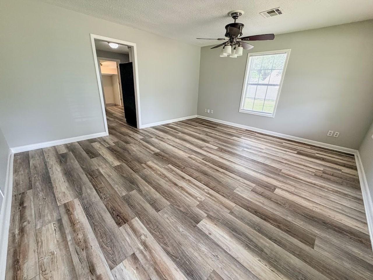 1300 16th St - Photo 3 of 12