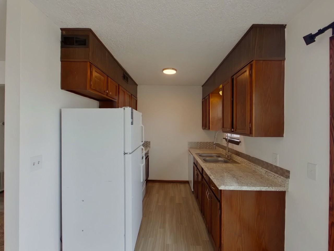 117 N Brunswick St #B - Photo 4 of 9
