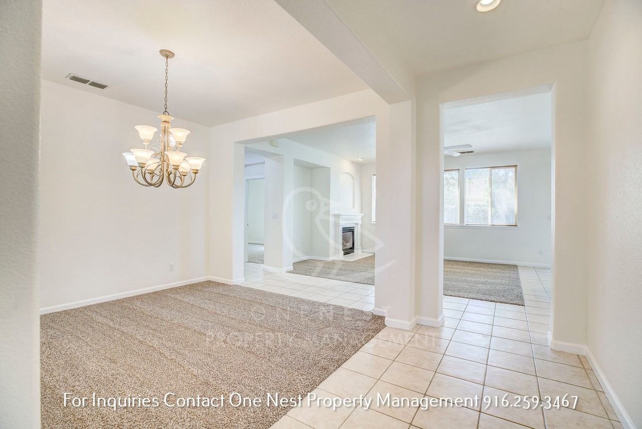5698 Oakwood Dr - Photo 4 of 25