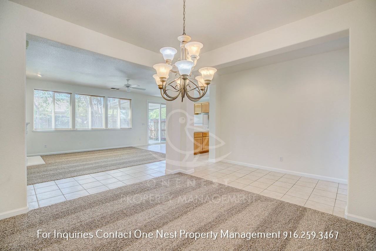 5698 Oakwood Dr - Photo 6 of 25
