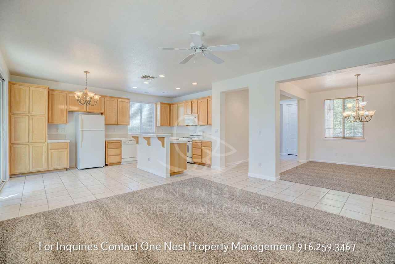 5698 Oakwood Dr - Photo 7 of 25