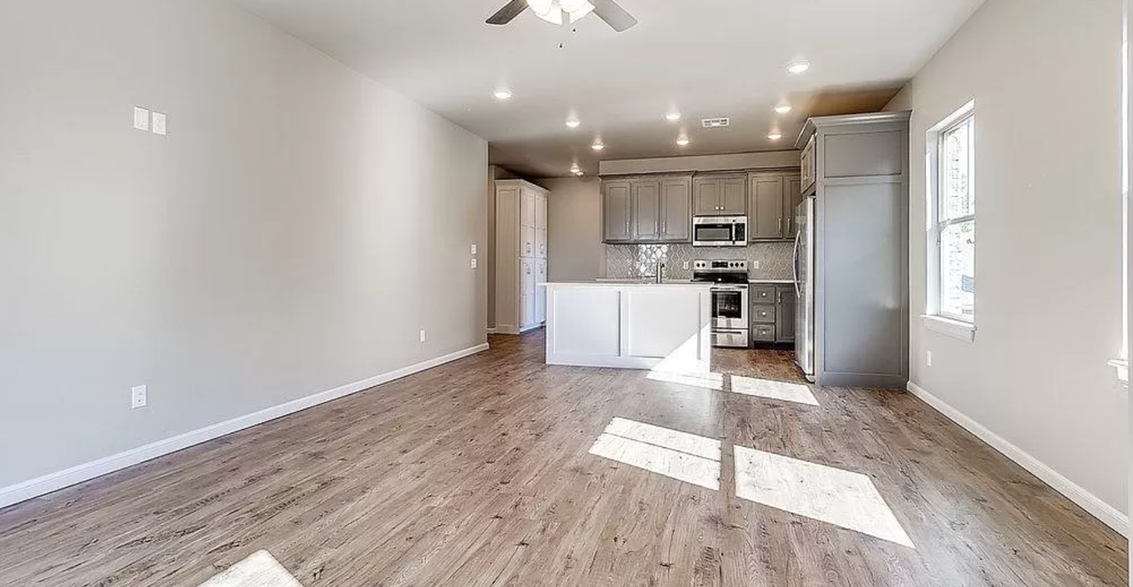 41 E Hurd St - Photo 5 of 9
