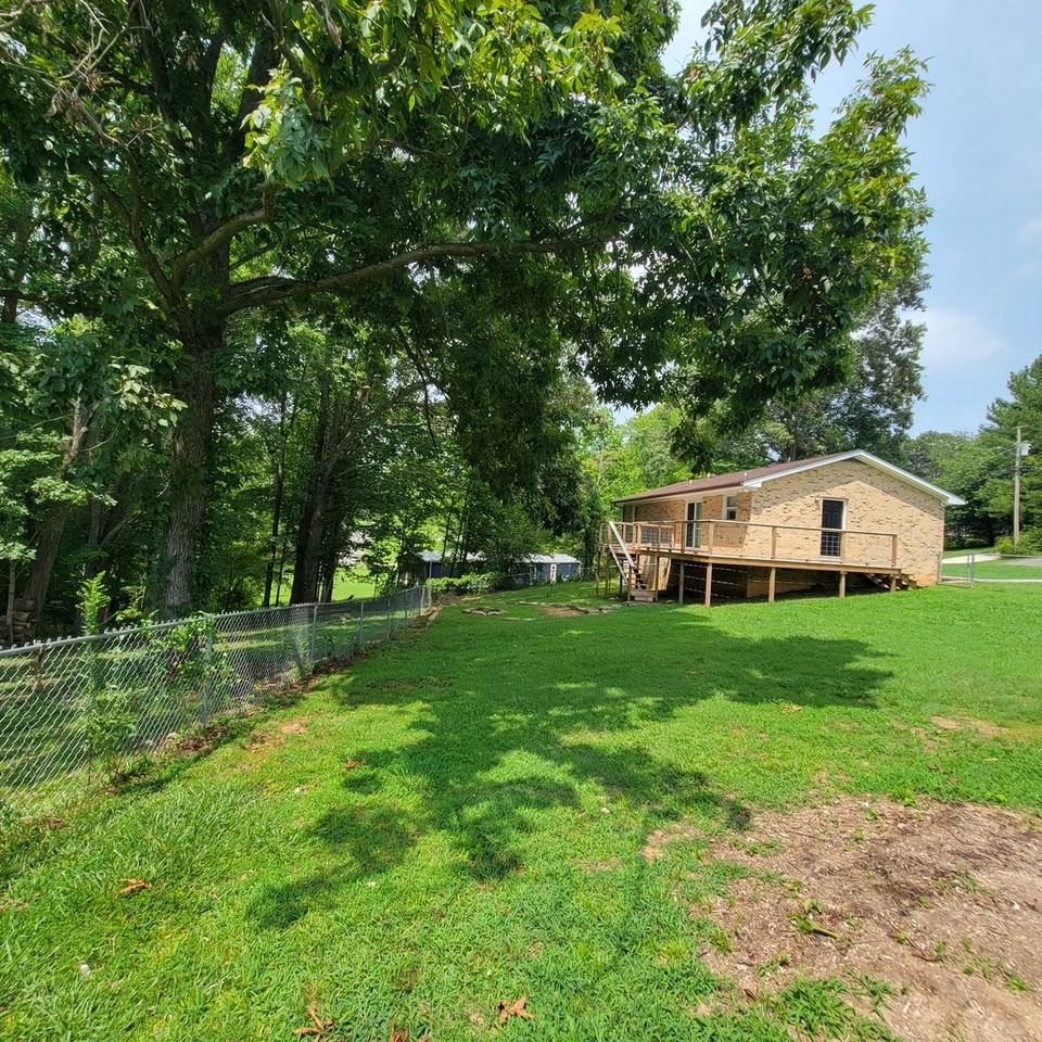 2128 Wildwood Rd - Photo 2 of 15
