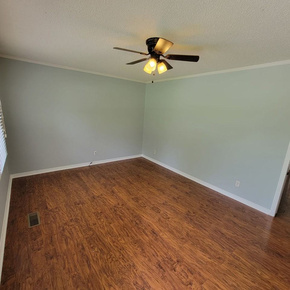 2128 Wildwood Rd - Photo 3 of 15