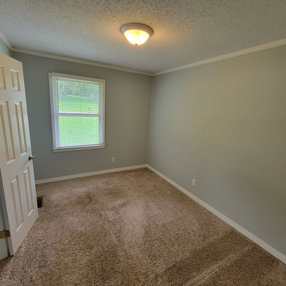 2128 Wildwood Rd - Photo 7 of 15