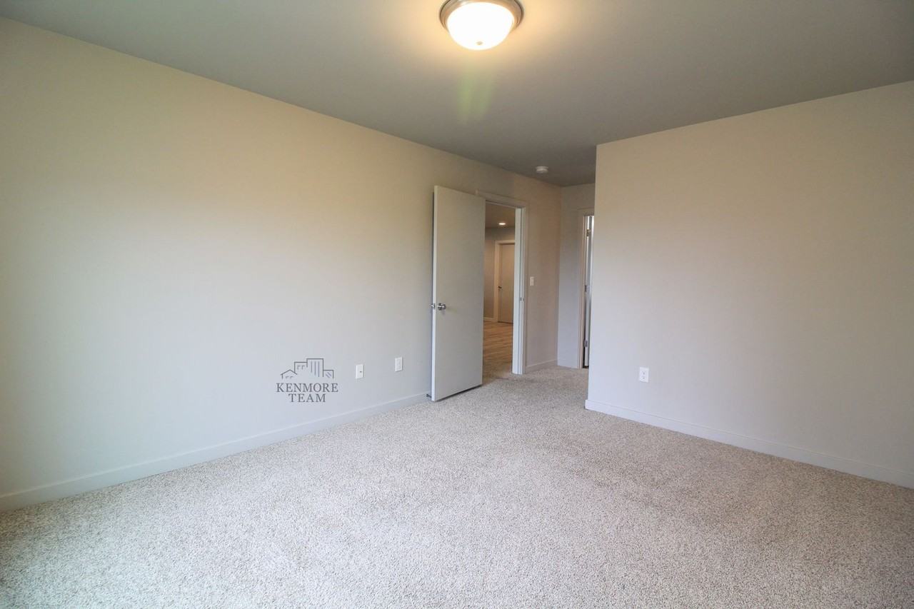 301 S Cedar Ave - Photo 6 of 12