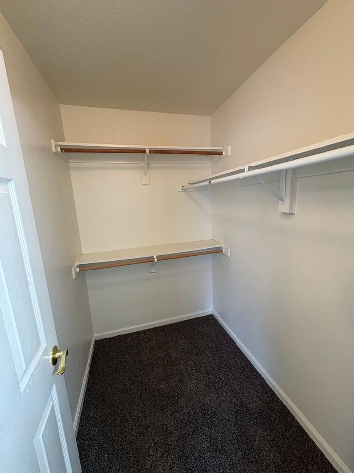 723 N Simon St - Photo 7 of 38