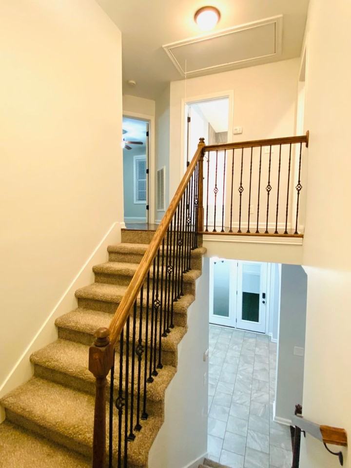 1194 Eagles Bluff Dr - Photo 2 of 49