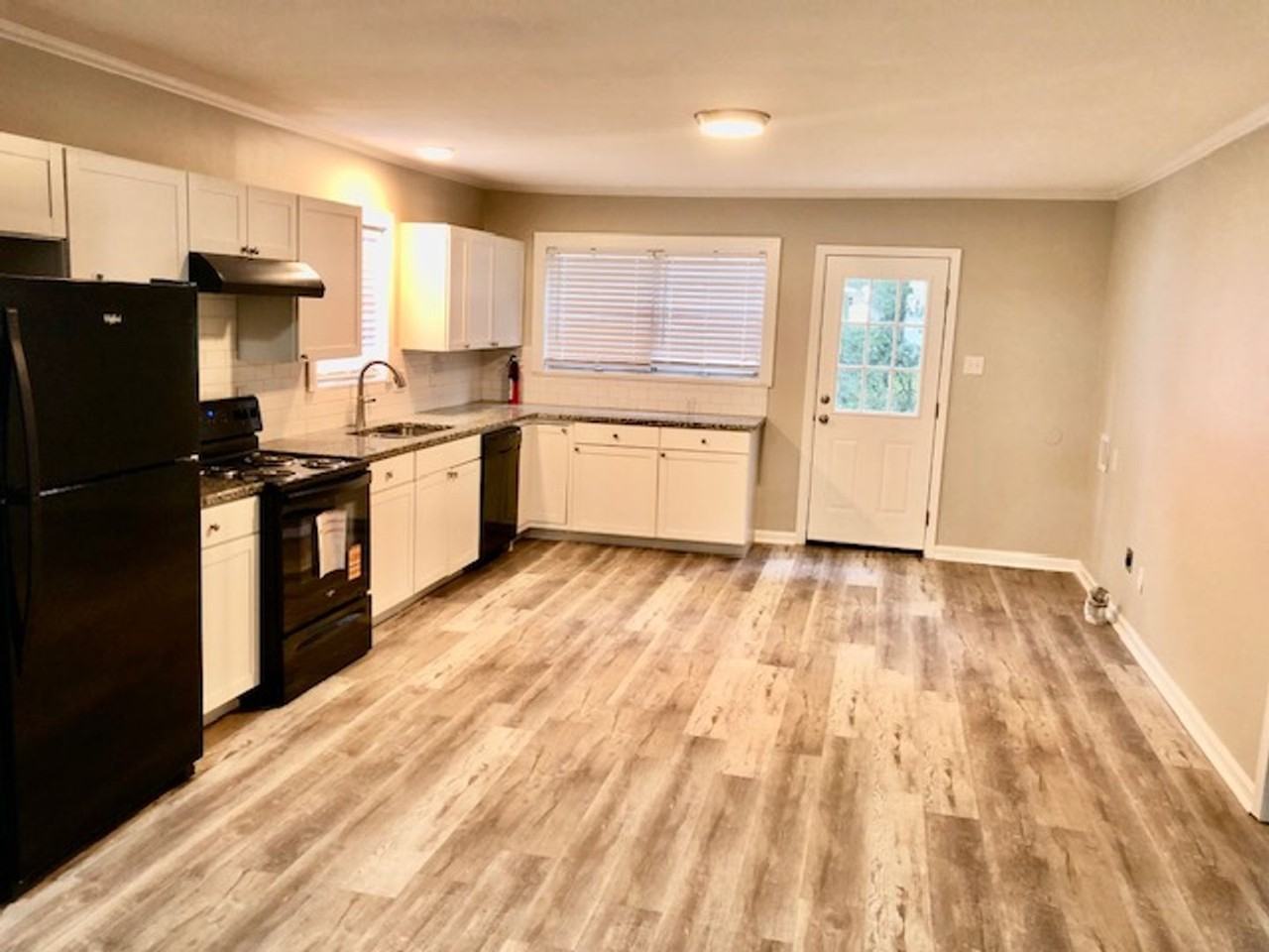 912 Rome St - Photo 4 of 18