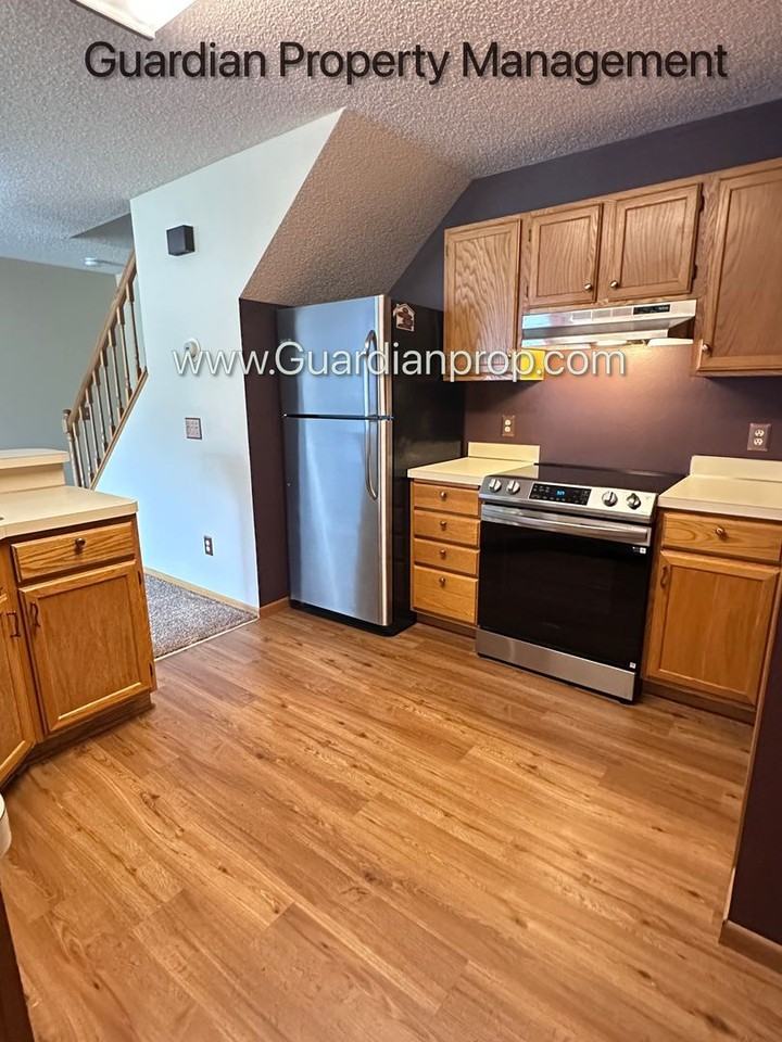 12802 Echo Ln - Photo 2 of 19