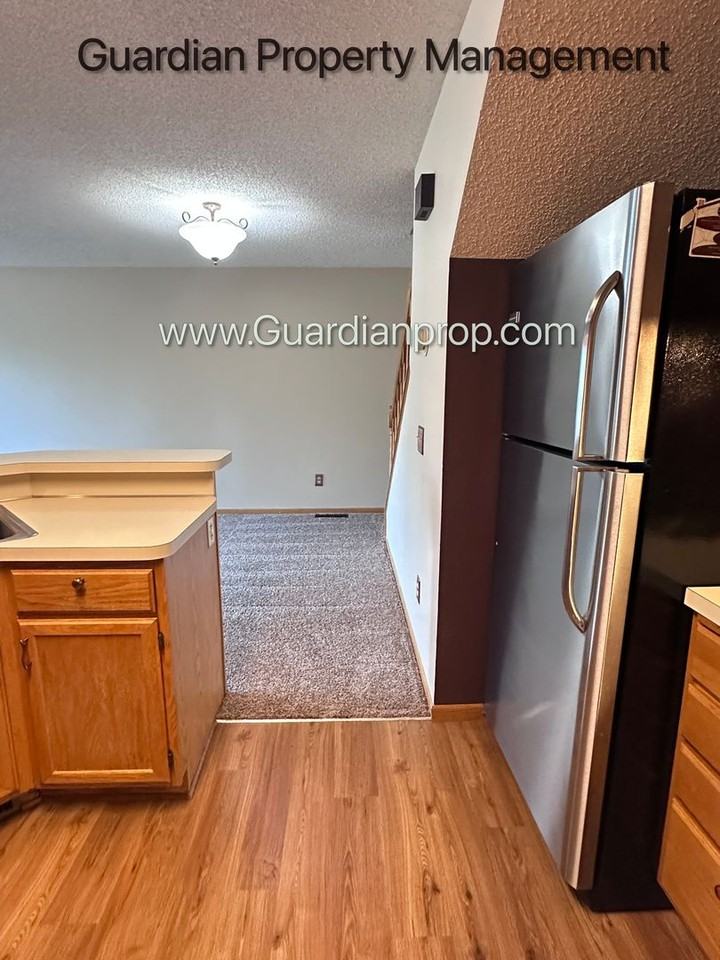 12802 Echo Ln - Photo 4 of 19