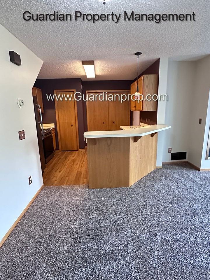 12802 Echo Ln - Photo 6 of 19