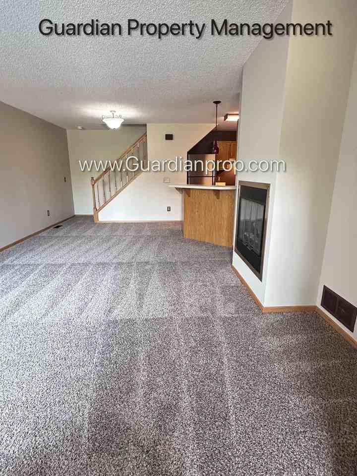12802 Echo Ln - Photo 7 of 19