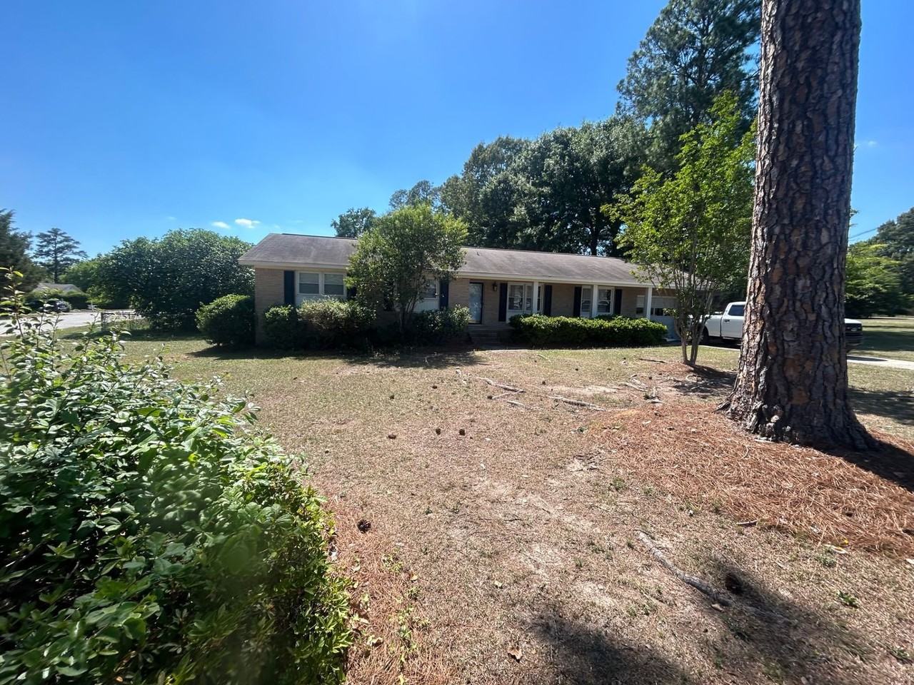1015 Walters Ln - Photo 2 of 34