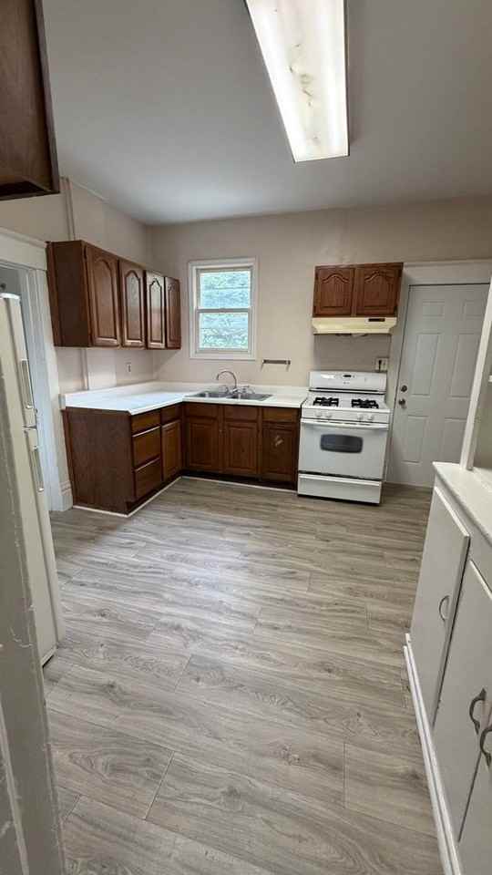 312 S Coler Ave - Photo 2 of 7