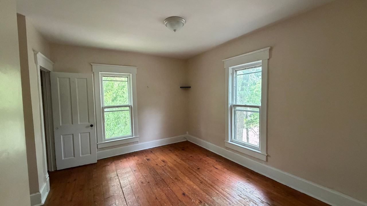 312 S Coler Ave - Photo 3 of 7