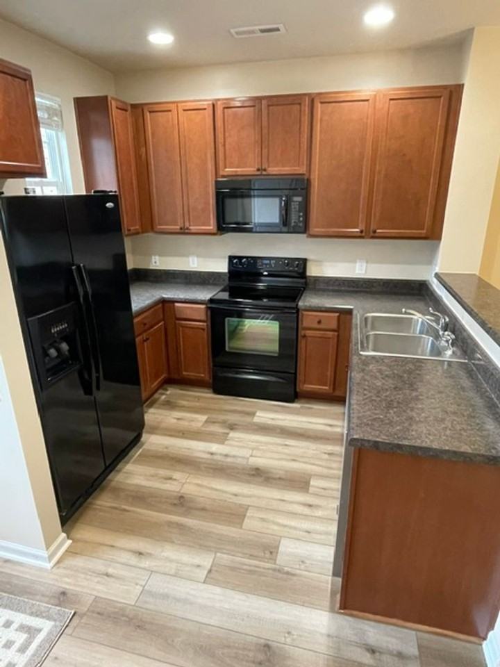 9507 Longstone Ln - Photo 2 of 13