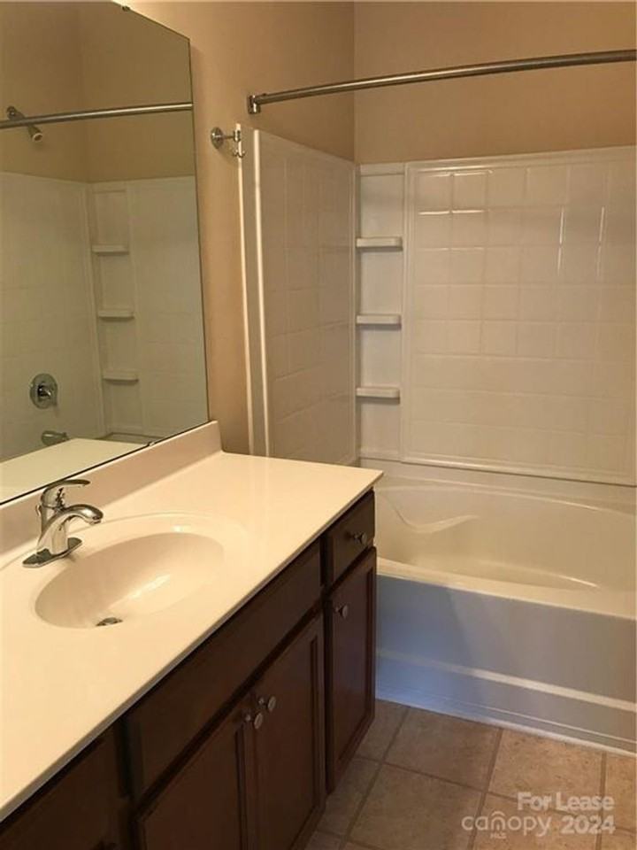 9507 Longstone Ln - Photo 7 of 13
