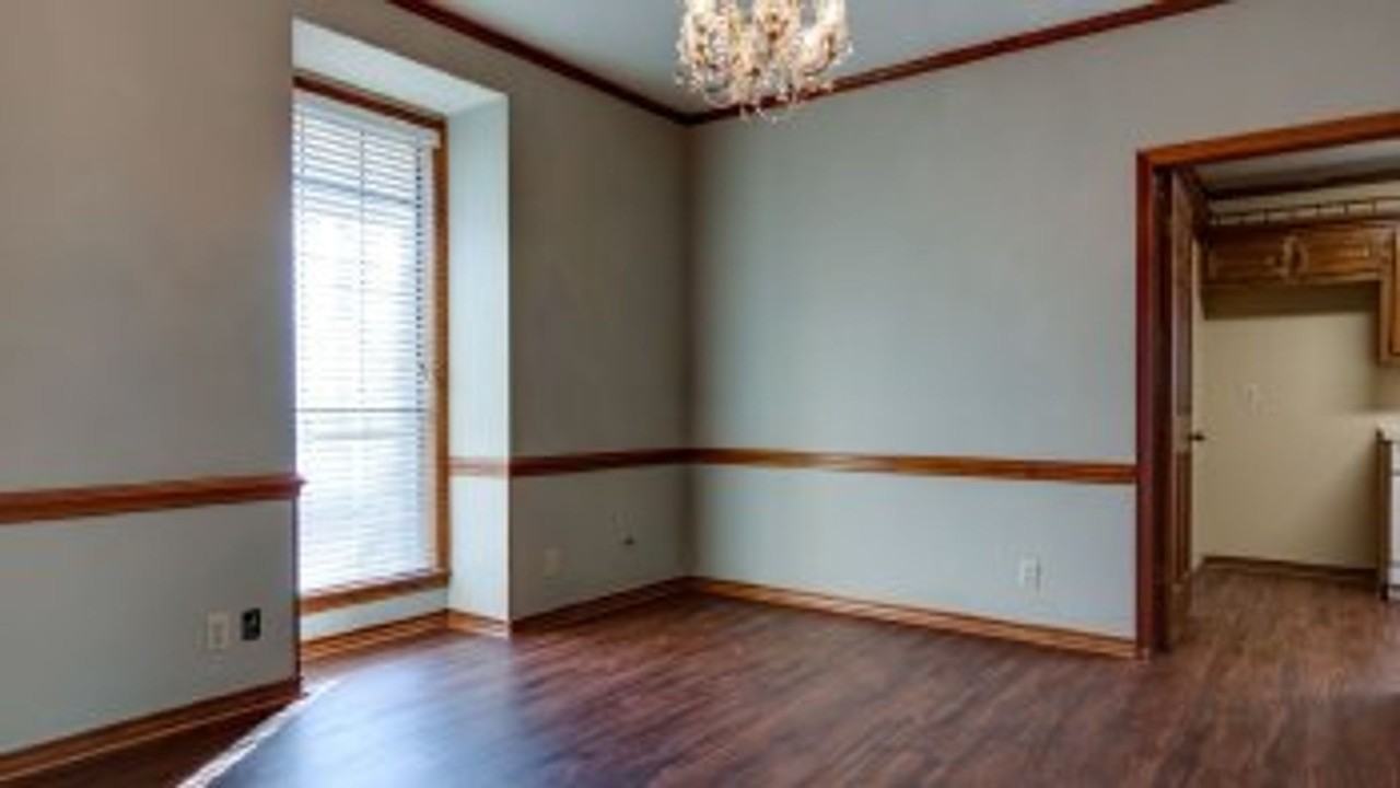 3008 Crestridge Dr - Photo 3 of 19