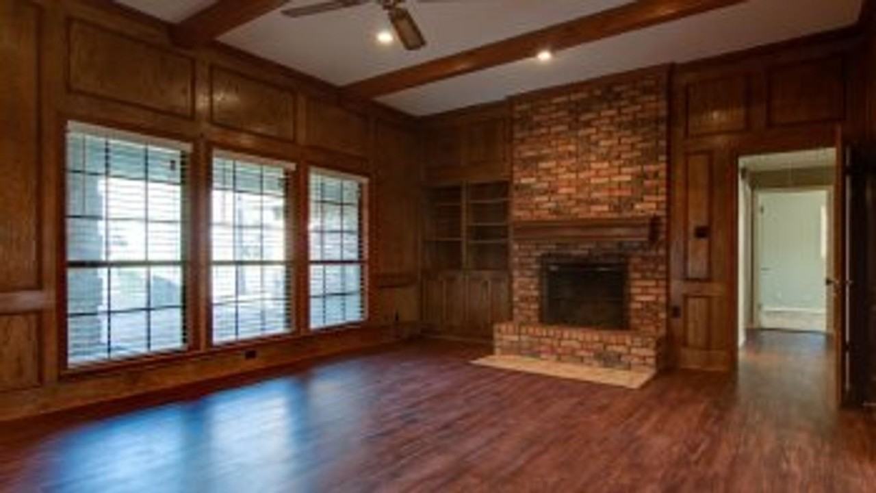 3008 Crestridge Dr - Photo 4 of 19