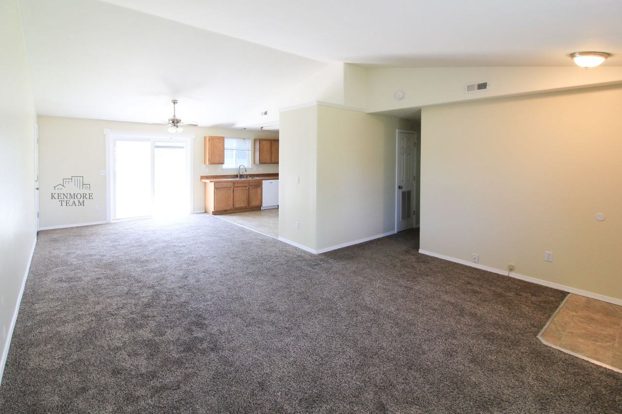 4731 Hibiscus St - Photo 3 of 10