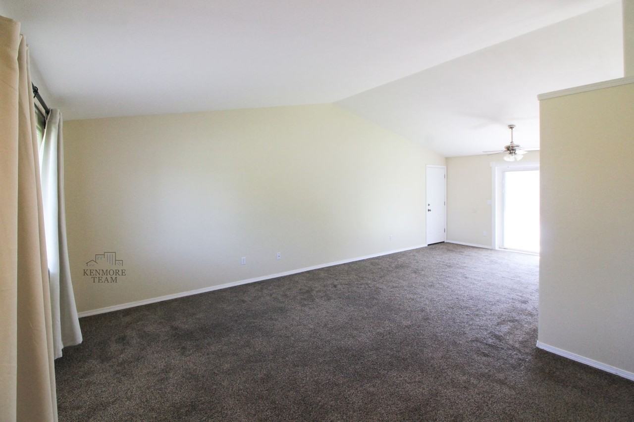 4731 Hibiscus St - Photo 4 of 10