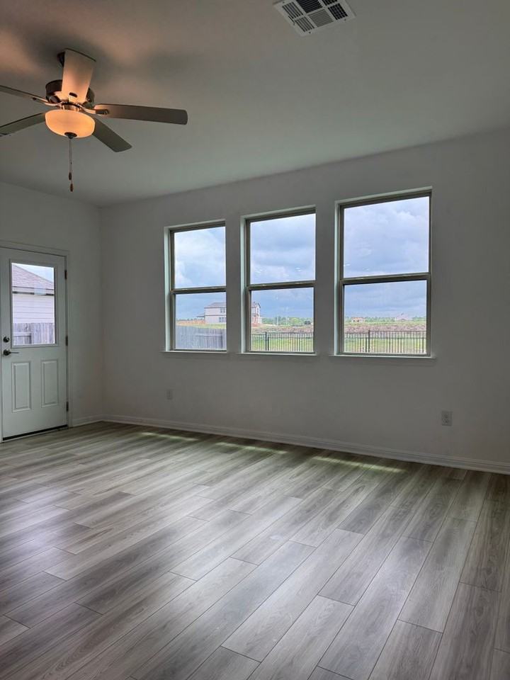 158 Lime St - Photo 6 of 25