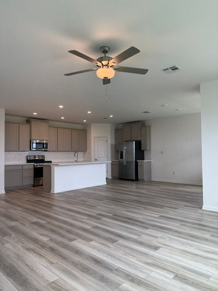 158 Lime St - Photo 7 of 25