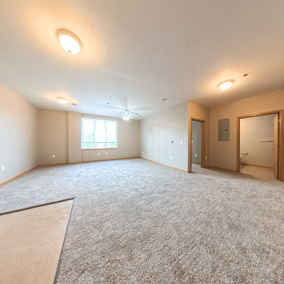 Chaumiere Place Apartments - Photo 3 of 29